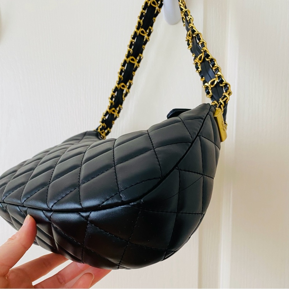 New in Box Chanel Makeup GWP Black Quilted Faux Leather 19 Hobo Shoulder Bag - Picture 10 of 15